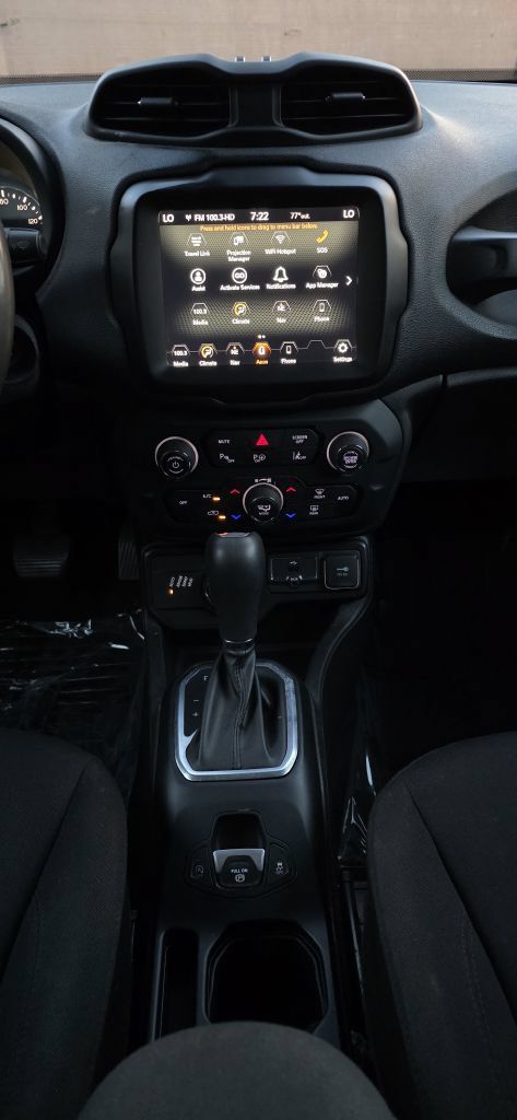 Used 2021 Jeep Renegade Latitude w/ Luxury Group I AWD/4WD image 14
