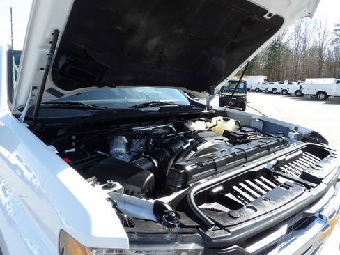 Used 2024 Chevrolet Silverado 2500 LT w/ Convenience Package image 46