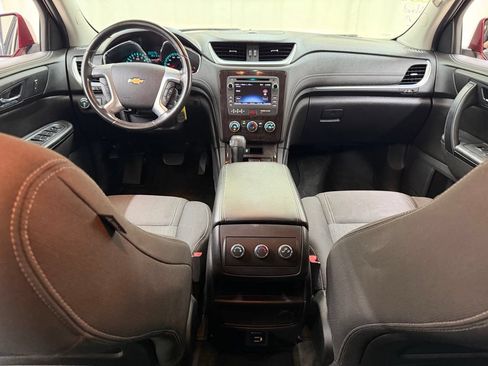Used 2017 Chevrolet Traverse LT AWD/4WD image 32
