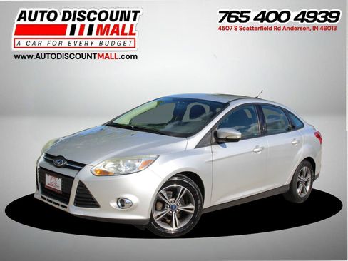 Used 2014 Ford Focus SE w/ SE Sport Package FWD image 1