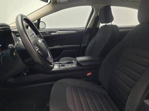 Used 2020 Ford Fusion SE image 17