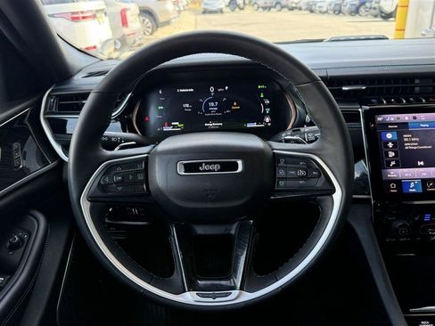 Used 2022 Jeep Grand Cherokee Trailhawk AWD/4WD image 42