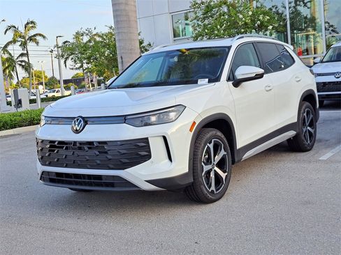 New 2026 Volkswagen Tiguan SE image 3