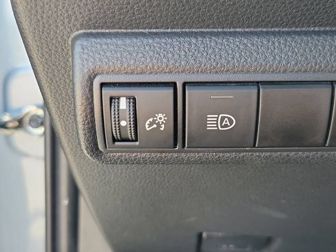 Used 2021 Toyota Corolla LE FWD image 30