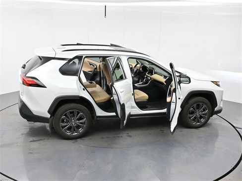 Used 2023 Toyota RAV4 XLE Premium image 47