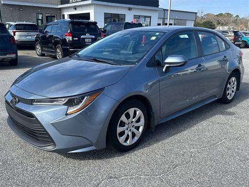 Used 2025 Toyota Corolla LE image 7