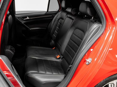 Used 2016 Volkswagen Golf R 4-Door image 31