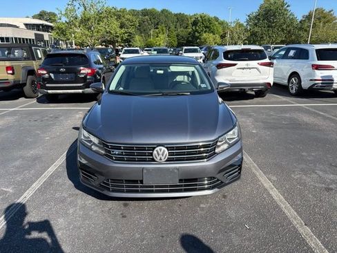 Used 2017 Volkswagen Passat 1.8T R-Line FWD image 5