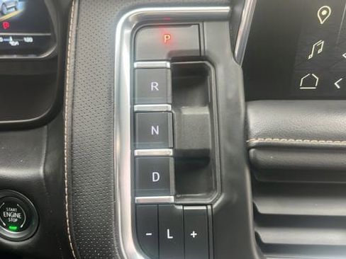 Used 2023 GMC Yukon AT4 w/ AT4 Premium Plus Package image 25