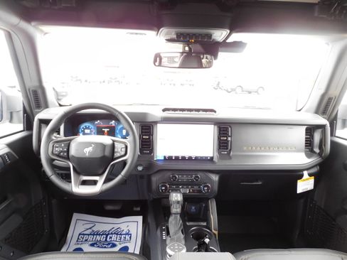 New 2025 Ford Bronco Badlands image 15