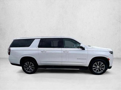 Used 2023 Chevrolet Suburban LT w/ LT Signature Plus Package RWD image 5