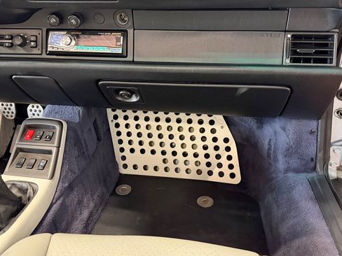 Used 1996 Porsche 911 Cabriolet image 32