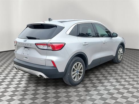 Used 2020 Ford Escape SE image 2