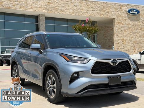 Used 2024 Toyota Highlander XLE FWD image 18