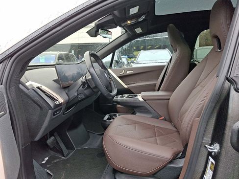 Used 2025 BMW iX xDrive50 w/ Premium Package AWD/4WD image 14