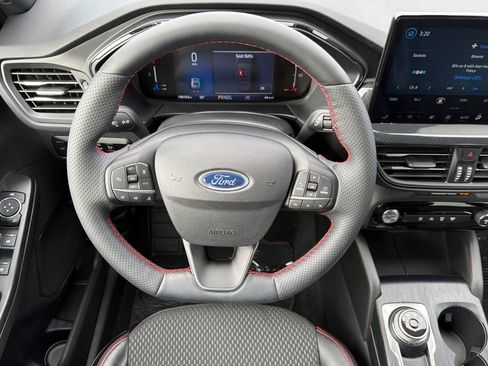 Certified 2023 Ford Escape ST-Line w/ Tech Pack #1 AWD/4WD image 13