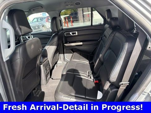 Used 2024 Ford Explorer XLT w/ Equipment Group 202A image 11