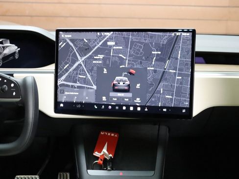 Used 2023 Tesla Model X image 39