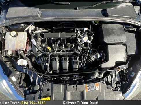 Used 2016 Ford Focus Titanium FWD image 12