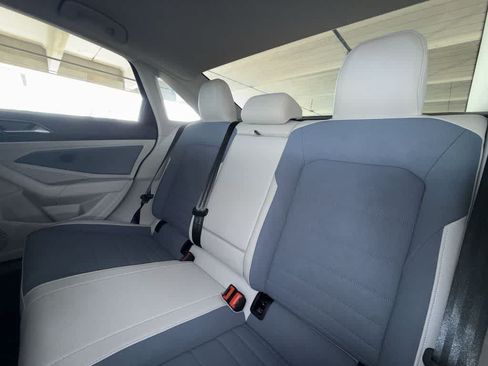 Used 2025 Volkswagen Jetta SE FWD image 22