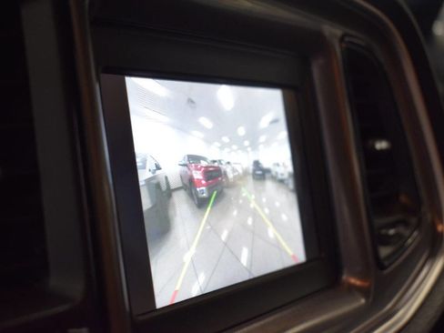 Used 2021 Dodge Challenger SXT image 31