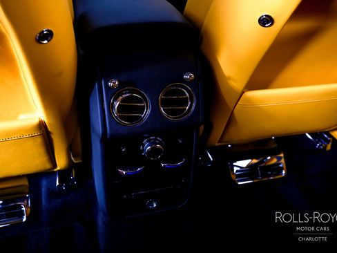 Used 2024 Rolls-Royce Cullinan image 22