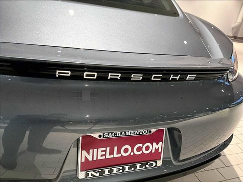 Used 2025 Porsche 718 Cayman w/ Premium Package image 34