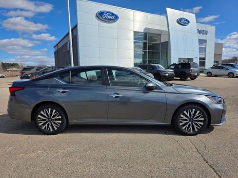 Used 2023 Nissan Altima 2.5 SV image 22