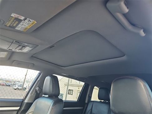 Used 2018 Toyota Highlander XLE w/ Carpet Mat Package (TMS) image 15