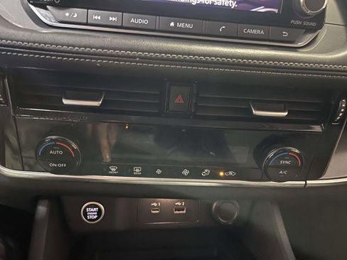 Used 2022 Nissan Rogue SV image 20