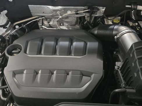 Used 2025 Volkswagen Atlas SEL AWD/4WD image 8
