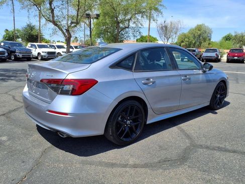 Used 2024 Honda Civic Sport image 4