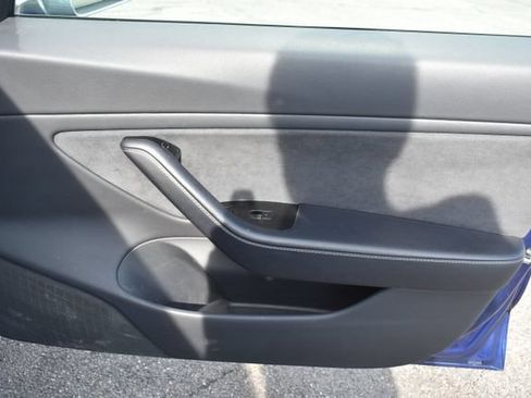 Used 2018 Tesla Model 3 Long Range RWD image 34