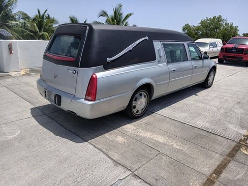 Used 2011 Cadillac DTS Hearse image 5
