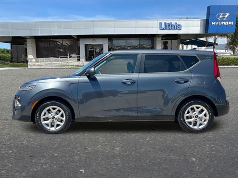 Used 2022 Kia Soul LX w/ Technology Package FWD image 6