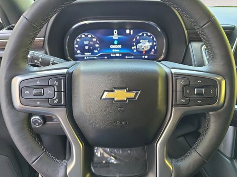 Used 2022 Chevrolet Tahoe LT w/ Luxury Package image 12