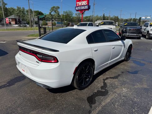 Used 2017 Dodge Charger R/T w/ Blacktop Package RWD image 5