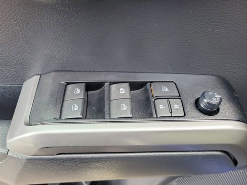 Used 2022 Toyota Tacoma SR5 image 17