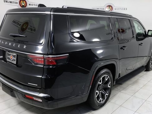 Used 2024 Jeep Wagoneer L Series III w/ Flexible Seating Group image 3