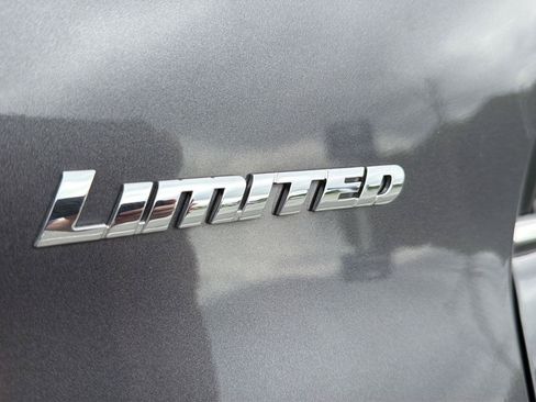 Used 2023 Toyota 4Runner Limited AWD/4WD image 6