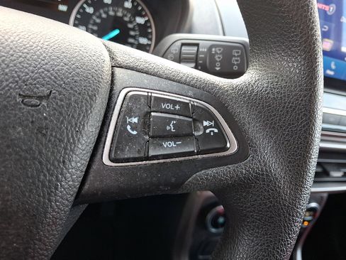Certified 2022 Ford EcoSport SE image 24