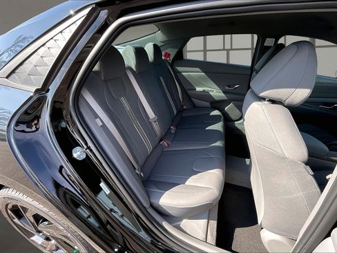 New 2026 Hyundai Elantra Sport image 10