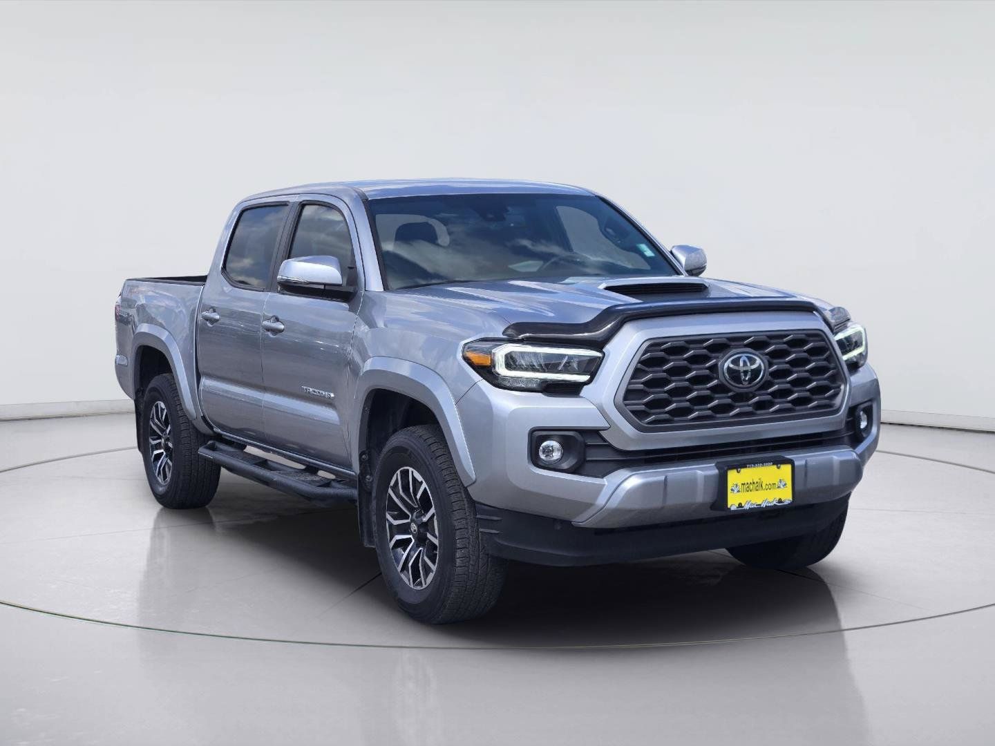 Used 2023 Toyota Tacoma TRD Sport w/ Technology Package RWD image 3