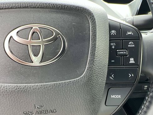 Used 2024 Toyota Prius LE FWD image 30
