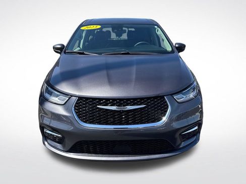 Used 2023 Chrysler Pacifica Touring-L FWD image 8