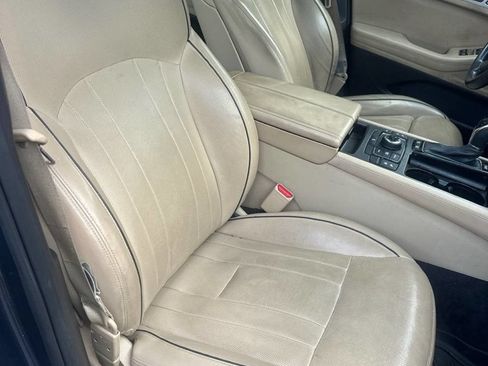 Used 2017 Genesis G80 5.0 Ultimate RWD image 2