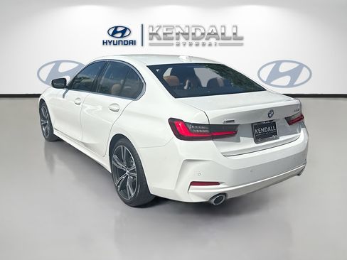 Used 2024 BMW 330i xDrive Sedan w/ Convenience Package AWD/4WD image 4
