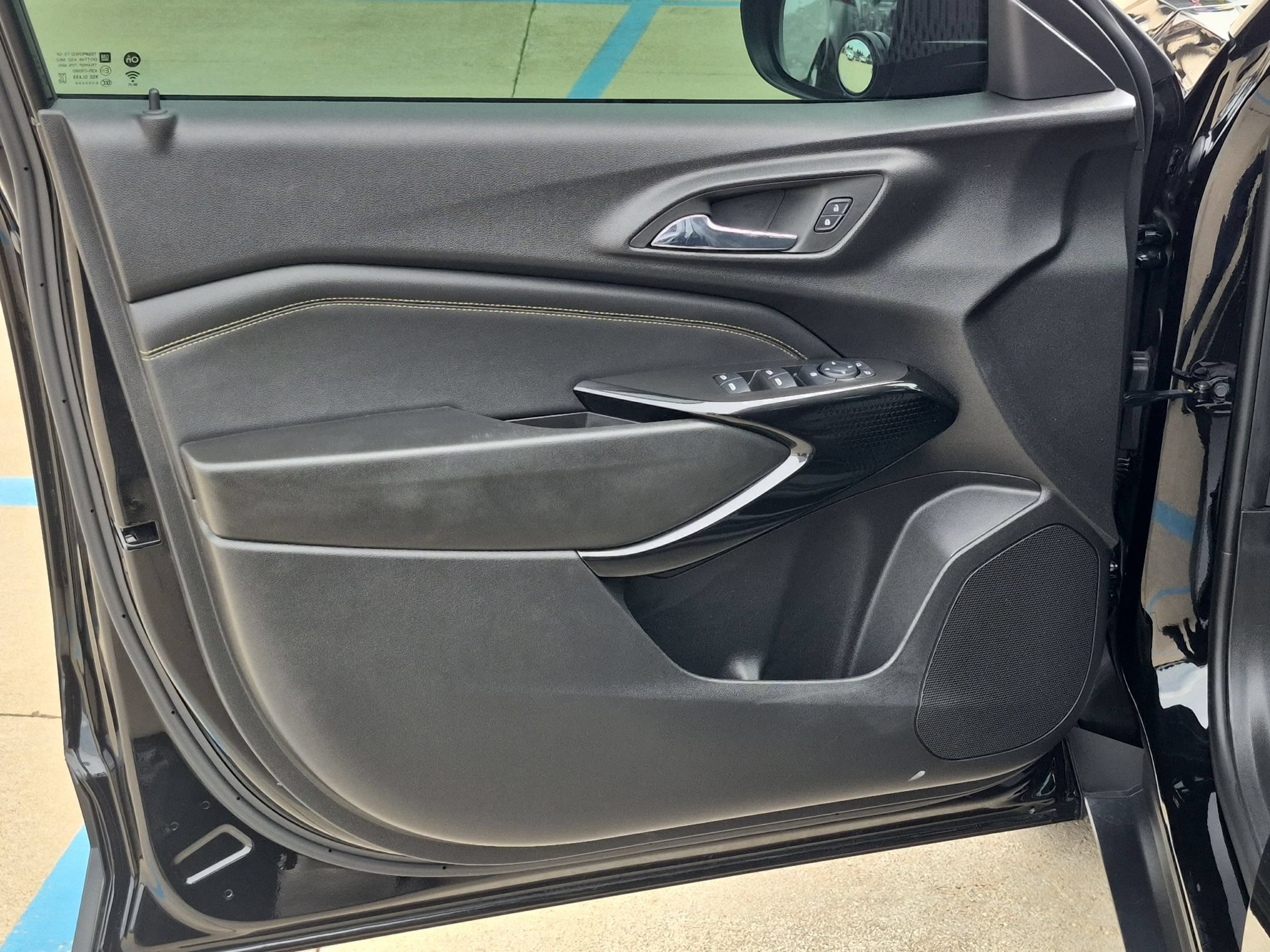 Used 2024 Chevrolet Trax LT FWD image 12