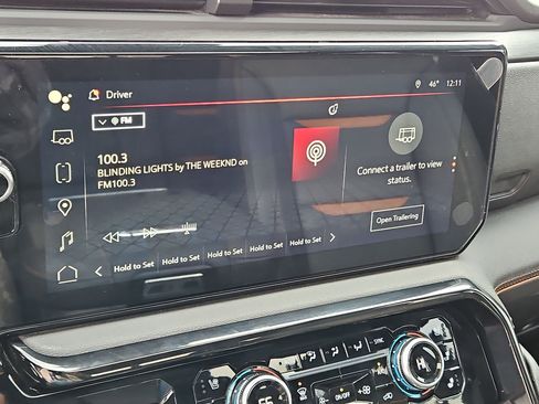 Used 2025 GMC Sierra 2500 AT4 image 23