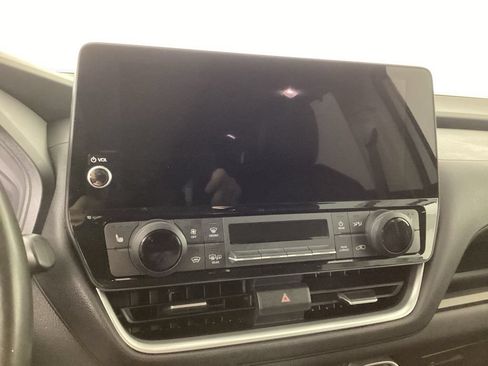 Used 2024 Toyota Grand Highlander AWD image 18